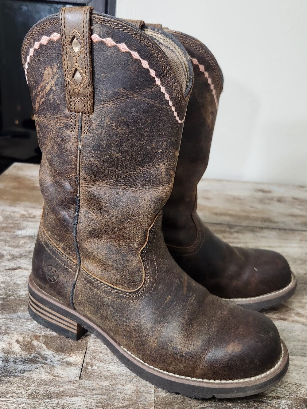 Ariat Womens 7.5B Brown Leather Western Cowboy Boots Pink Stitching 10015374